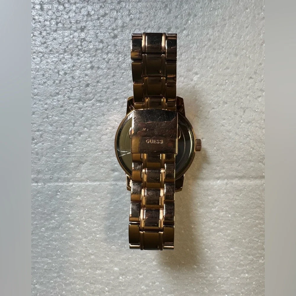 RARE GUESS GENTS ROSE GOLD TONE CASE ROSE GOLD TONE STAINLESS STEEL WATCH - Picture 2 of 5